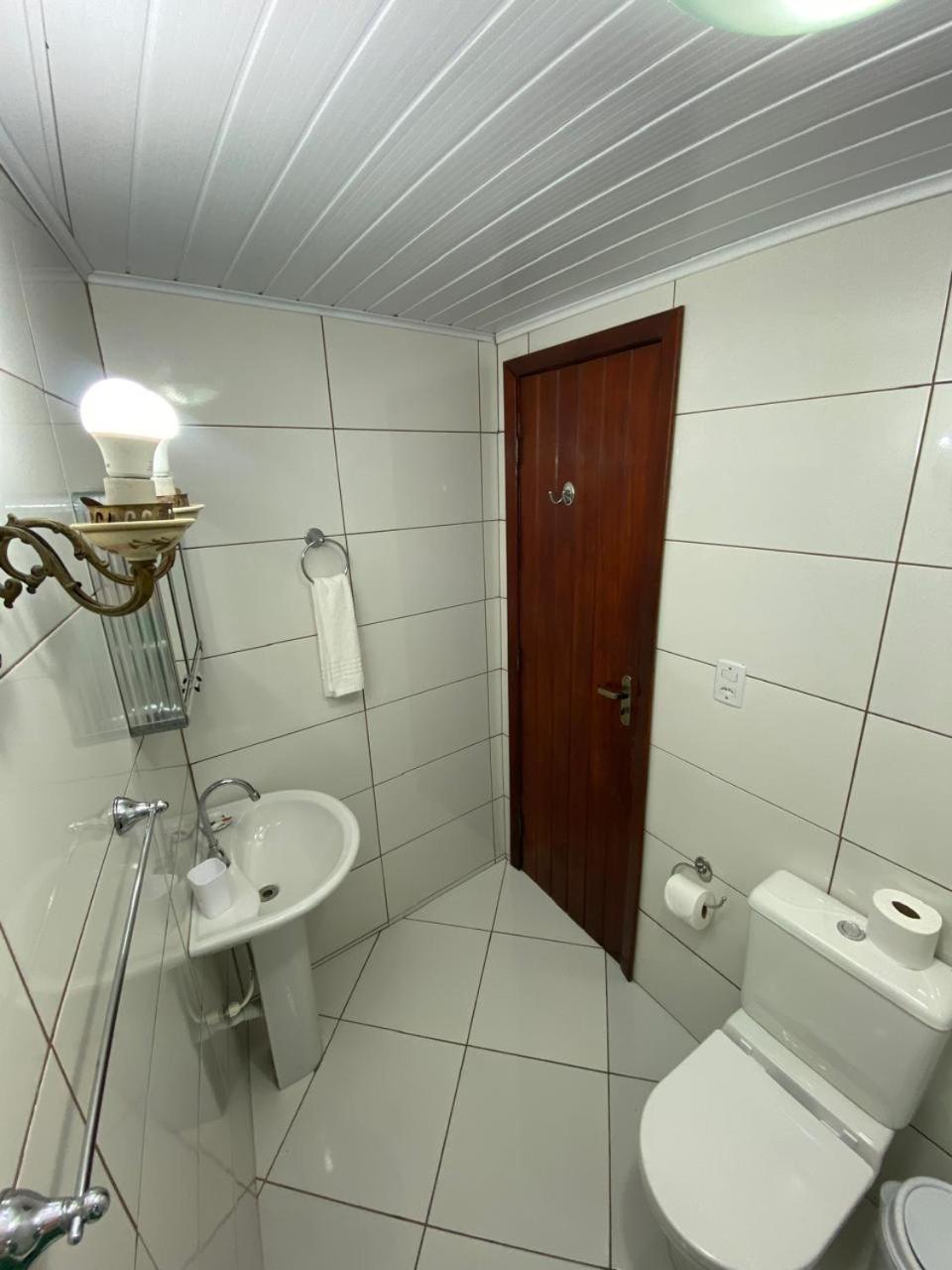 Aratinga Inn Abraão Kültér fotó